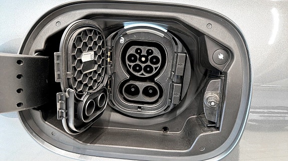 Mercedes-Benz C300 e 26 of 26