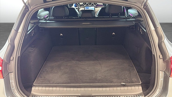 Mercedes-Benz C300 e 10 of 26