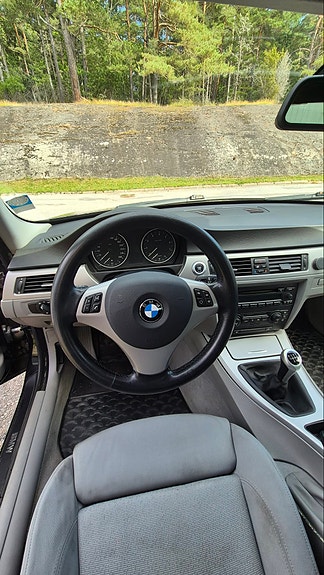 BMW 325i 6 of 9