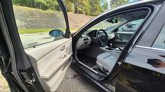 BMW 325i 5 of 9