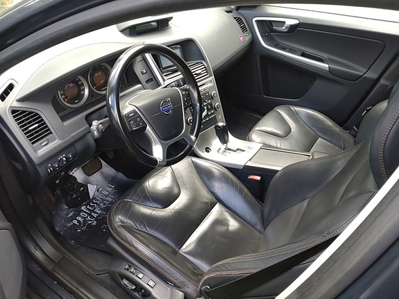 Volvo XC60 3 of 4