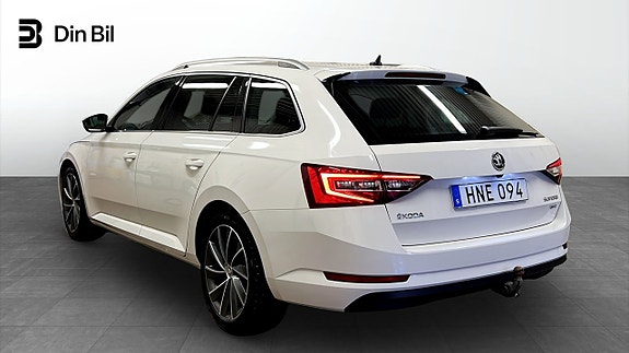 Skoda Superb 3 of 5