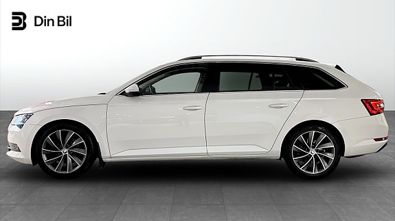 Skoda Superb 2 of 5