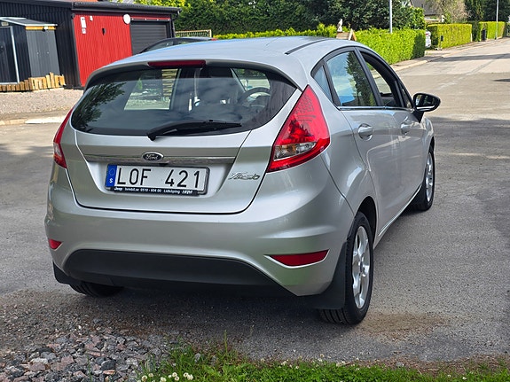 Ford Fiesta 3 of 5