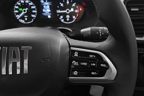 Knaus BOXLIFE 600 MQ AUTOMAT ADAPTIV FARTHÅLLARE DIESELVÄRMARE Lyftsäng 26 of 30