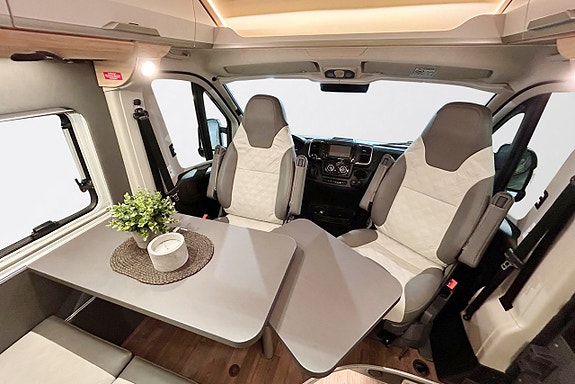 Knaus BOXLIFE 600 MQ AUTOMAT ADAPTIV FARTHÅLLARE DIESELVÄRMARE Lyftsäng 8 of 30
