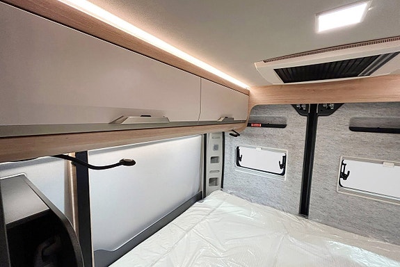 Knaus BOXLIFE 600 MQ AUTOMAT ADAPTIV FARTHÅLLARE DIESELVÄRMARE Lyftsäng 15 of 30