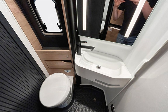 Knaus BOXLIFE 600 MQ AUTOMAT ADAPTIV FARTHÅLLARE DIESELVÄRMARE Lyftsäng 23 of 30