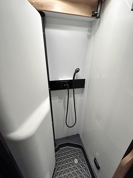 Knaus BOXLIFE 600 MQ AUTOMAT ADAPTIV FARTHÅLLARE DIESELVÄRMARE Lyftsäng 21 of 30