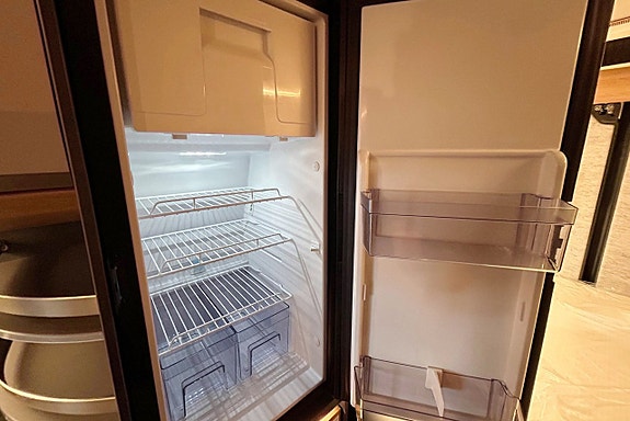 Knaus BOXLIFE 600 MQ AUTOMAT ADAPTIV FARTHÅLLARE DIESELVÄRMARE Lyftsäng 13 of 30