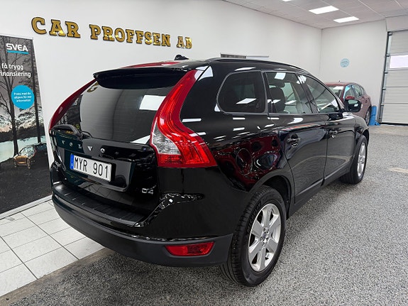 Volvo XC60 19 of 21