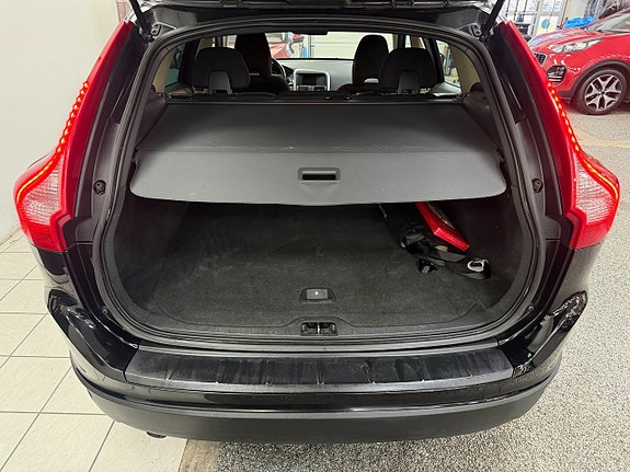 Volvo XC60 14 of 21