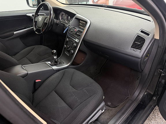 Volvo XC60 7 of 21