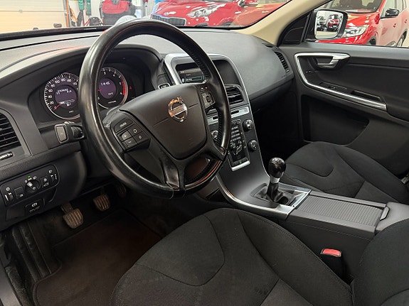 Volvo XC60 8 of 21