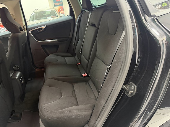 Volvo XC60 12 of 21