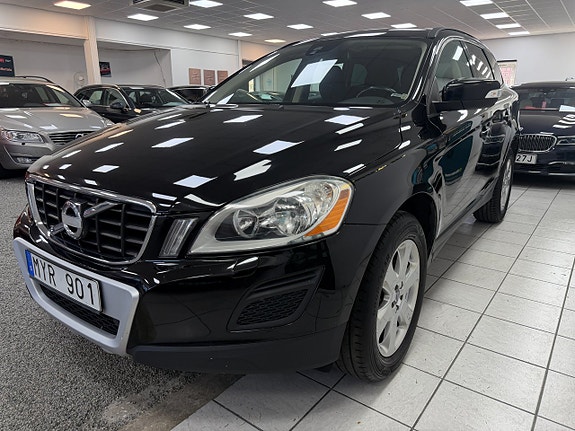 Volvo XC60 2 of 21