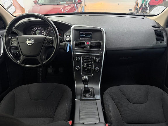 Volvo XC60 6 of 21