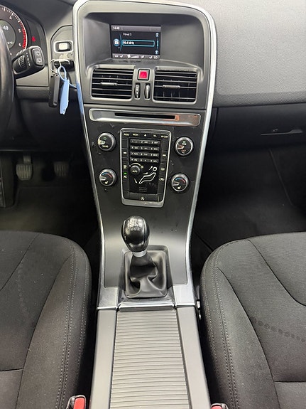 Volvo XC60 9 of 21