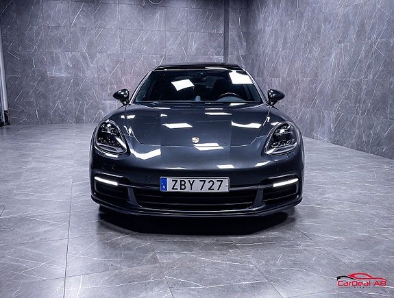 Porsche Panamera 4 2 of 5