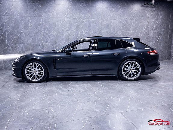 Porsche Panamera 4 4 of 5