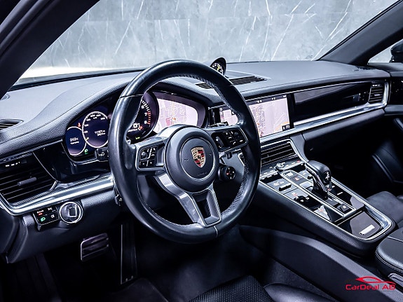 Porsche Panamera 4 12 of 30