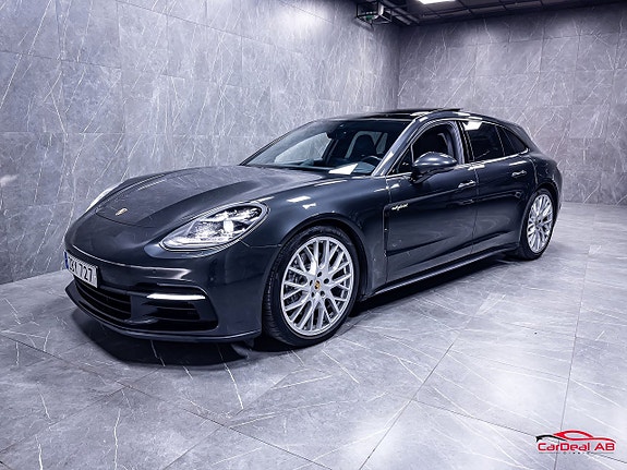 Porsche Panamera 4 3 of 5