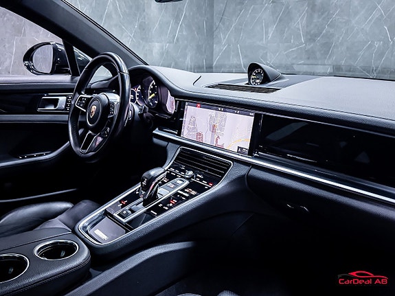 Porsche Panamera 4 13 of 30