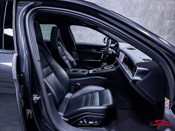 Porsche Panamera 4 15 of 30
