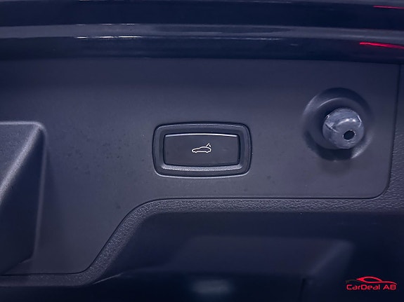 Porsche Panamera 4 18 of 30