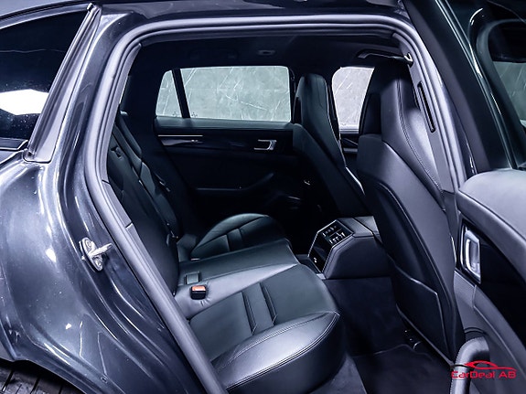 Porsche Panamera 4 16 of 30