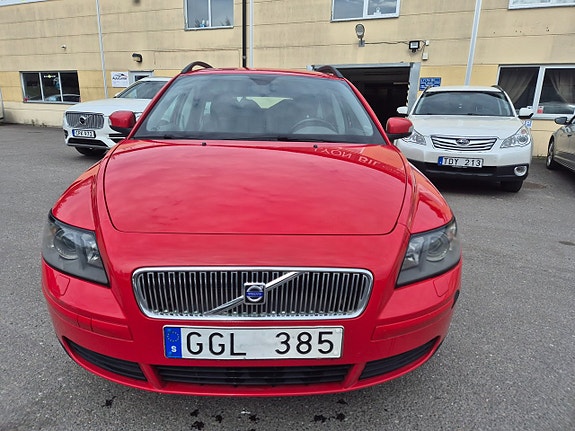 Volvo V50 3 of 5