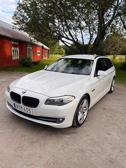 BMW 520d 4 of 5