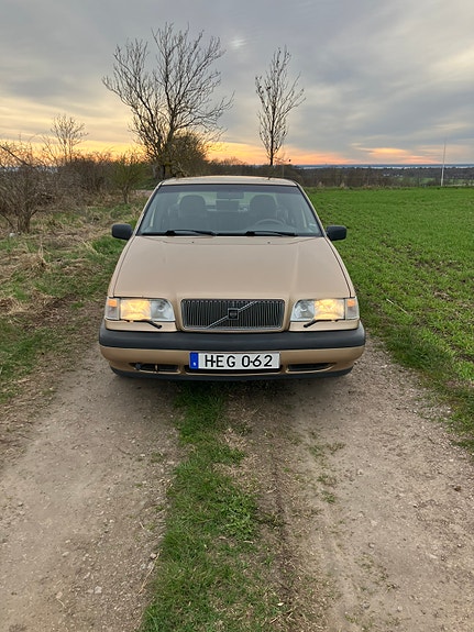 Volvo 850 2 of 5