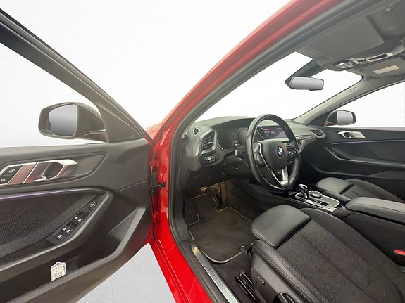 BMW 118i 10 of 30