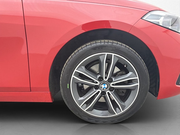 BMW 118i 29 of 30