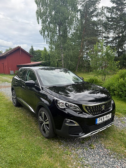 Peugeot 3008 2 of 5
