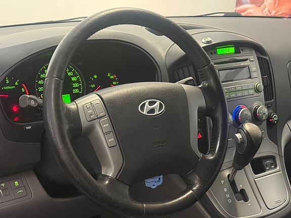 Hyundai H-1 12 of 29