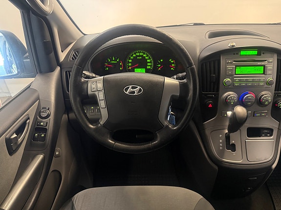 Hyundai H-1 14 of 29