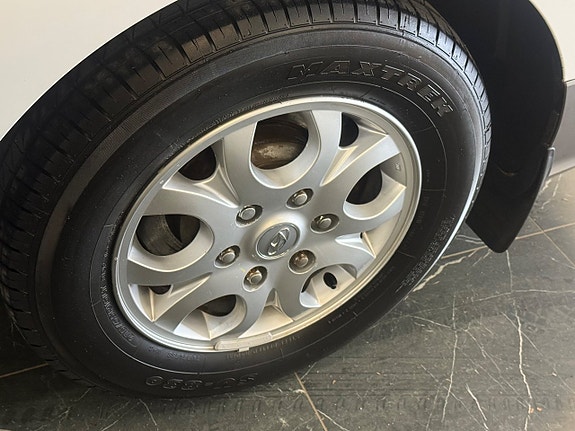 Hyundai H-1 28 of 29