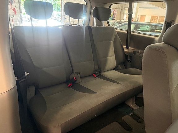 Hyundai H-1 24 of 29
