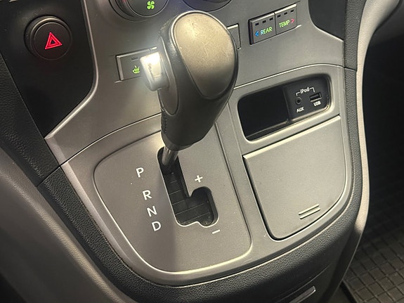Hyundai H-1 13 of 29