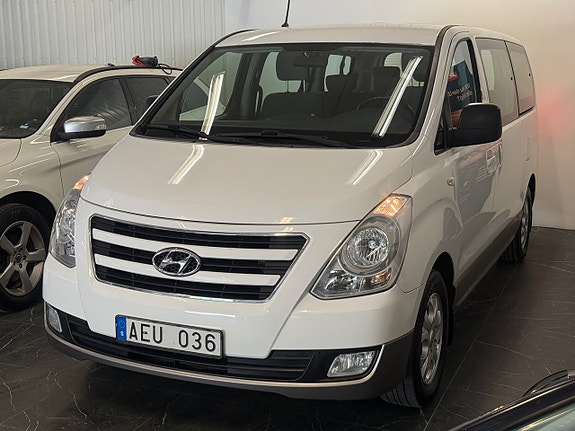 Hyundai H-1 3 of 5