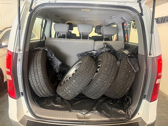 Hyundai H-1 27 of 29
