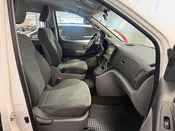 Hyundai H-1 26 of 29