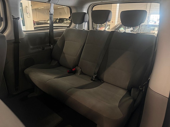 Hyundai H-1 21 of 29
