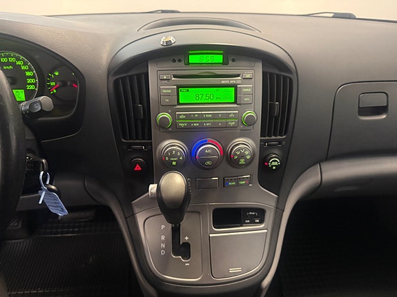 Hyundai H-1 17 of 29