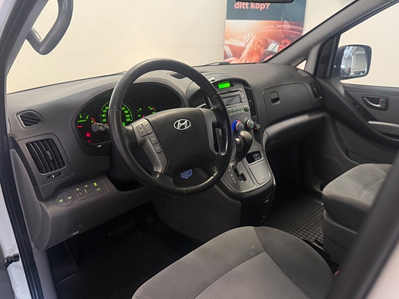 Hyundai H-1 11 of 29