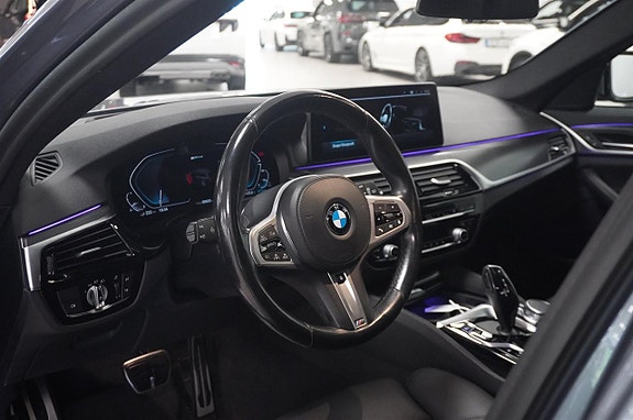 BMW 530e 4 of 15