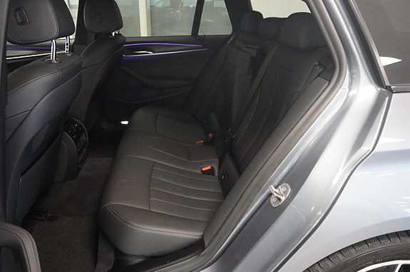 BMW 530e 8 of 15