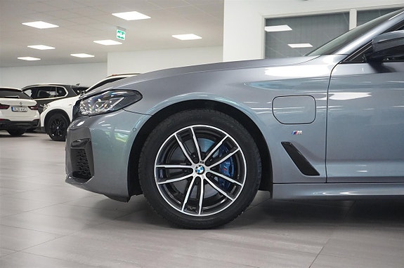 BMW 530e 3 of 15